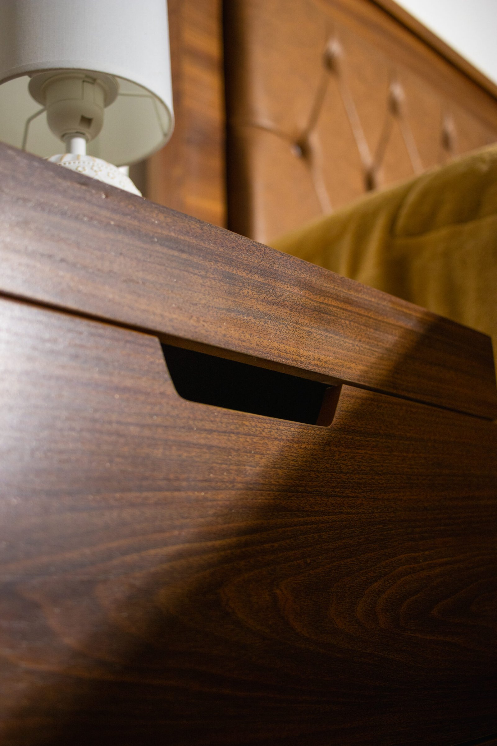 RECÁMARA MAYTE CON VANITY AVELLANA - Image 9